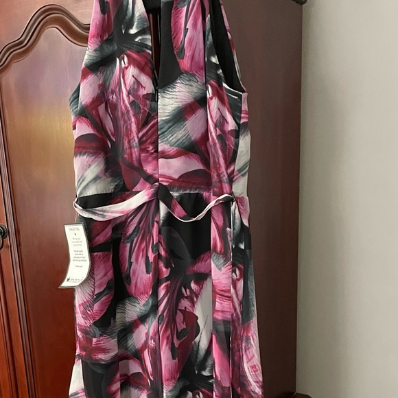 Evening/day gown. Never used. - Picture 3 of 3